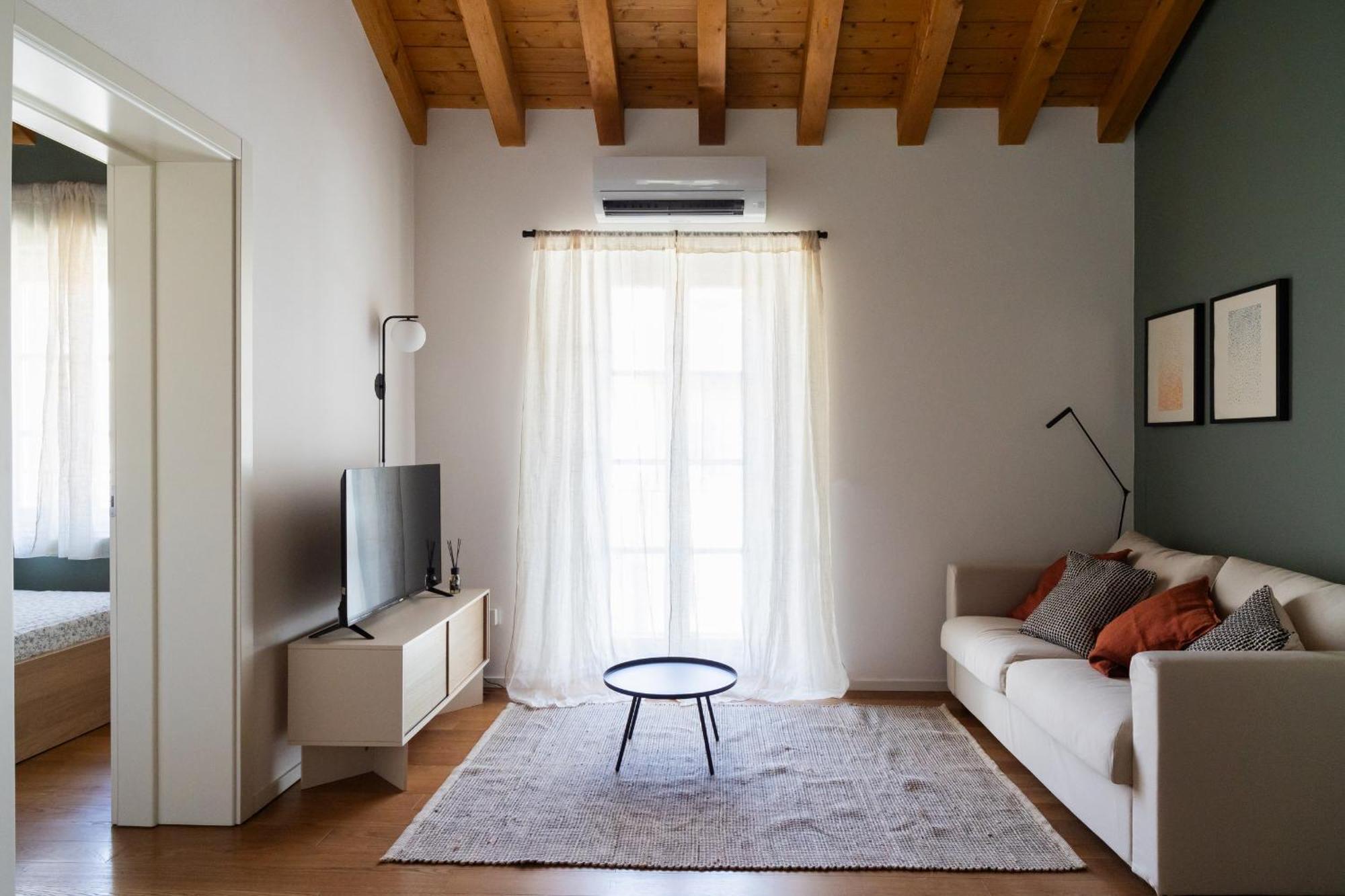 Double Private Parking, 2 Bedrooms & 2 Bathrooms - Elegant Apartment In Old Town Udine Dış mekan fotoğraf
